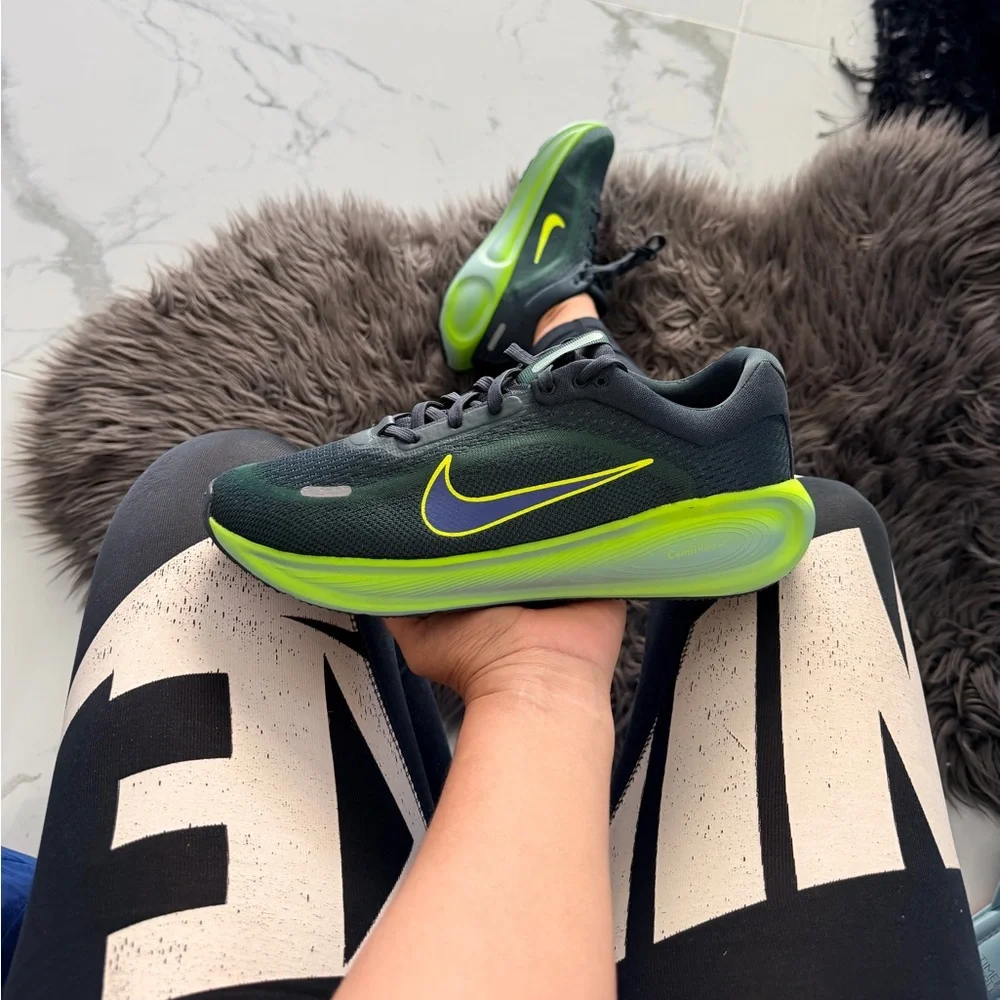 Nike Stellar Rider(gs) - Picture 2 of 10